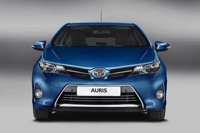 Новая Toyota Auris 2013 — экстерьер